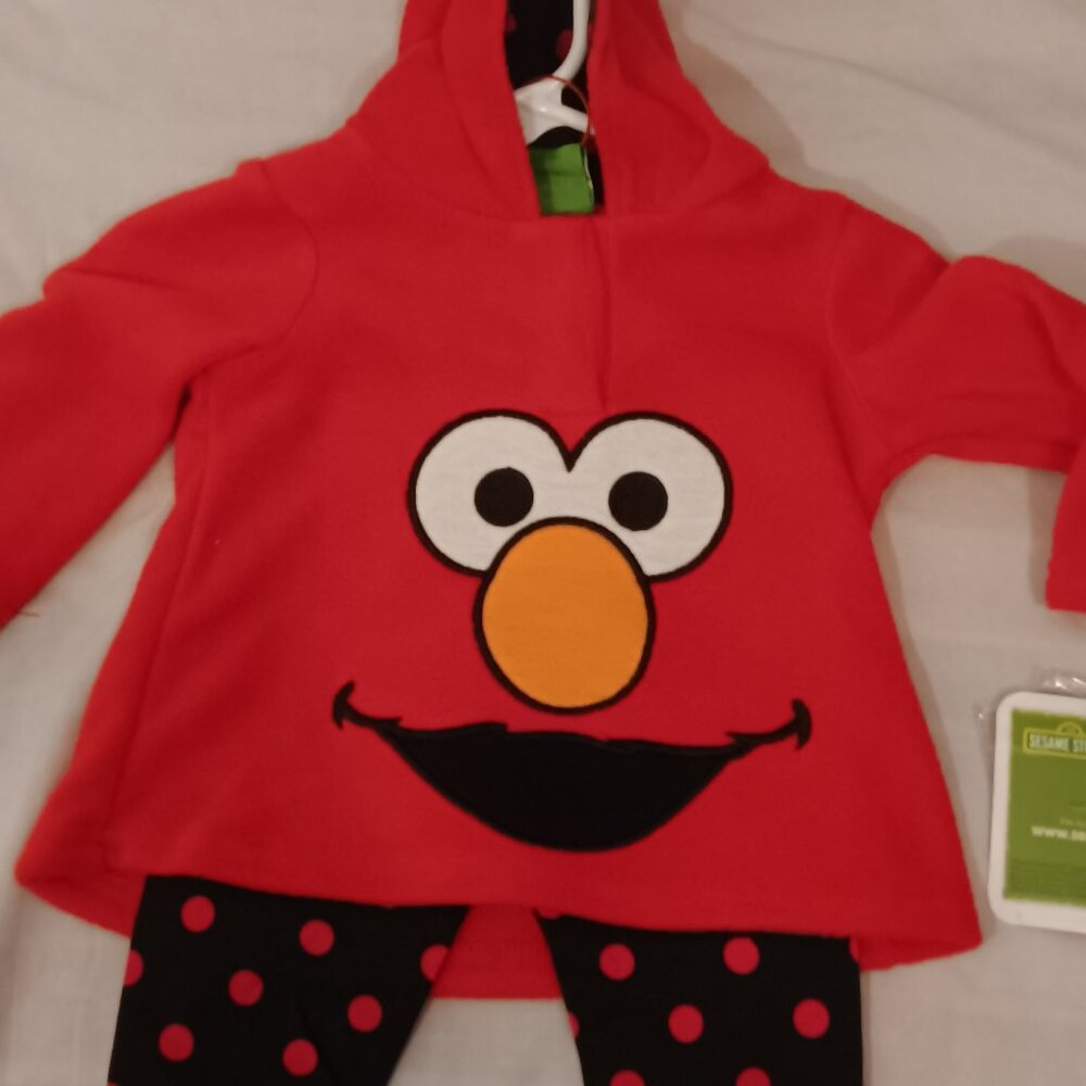Girl's NWT Elmo 2piece outfit